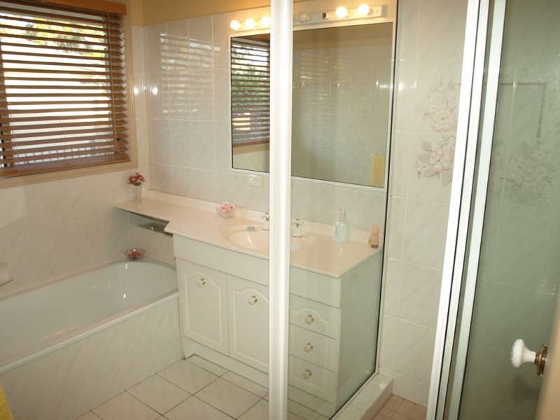 76 Greg Norman Crescent, Parkwood QLD 4214