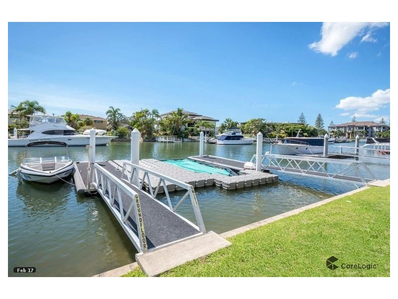 1/11 Canal Avenue, Runaway Bay QLD 4216