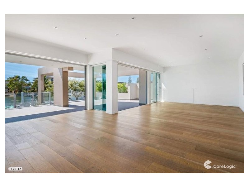 1/11 Canal Avenue, Runaway Bay QLD 4216