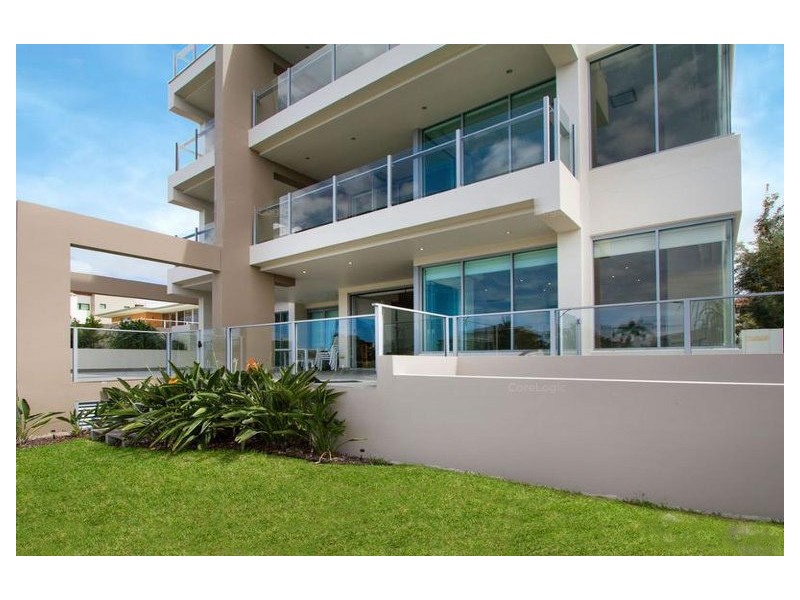 1/11 Canal Avenue, Runaway Bay QLD 4216