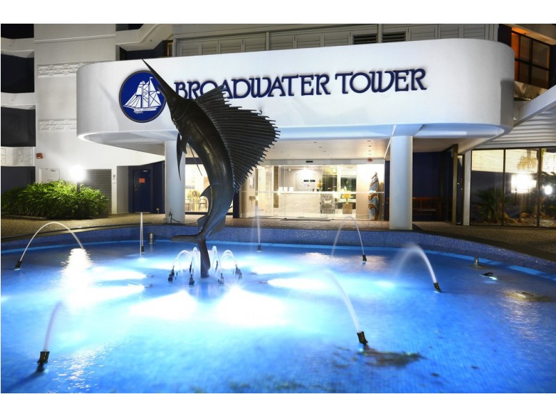 32/17 ‘Broadwater Tower’ Bayview Street, Runaway Bay QLD 4216