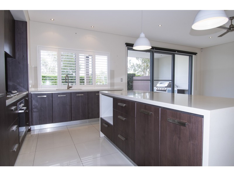 1/6025 Vista Drive, Benowa QLD 4217