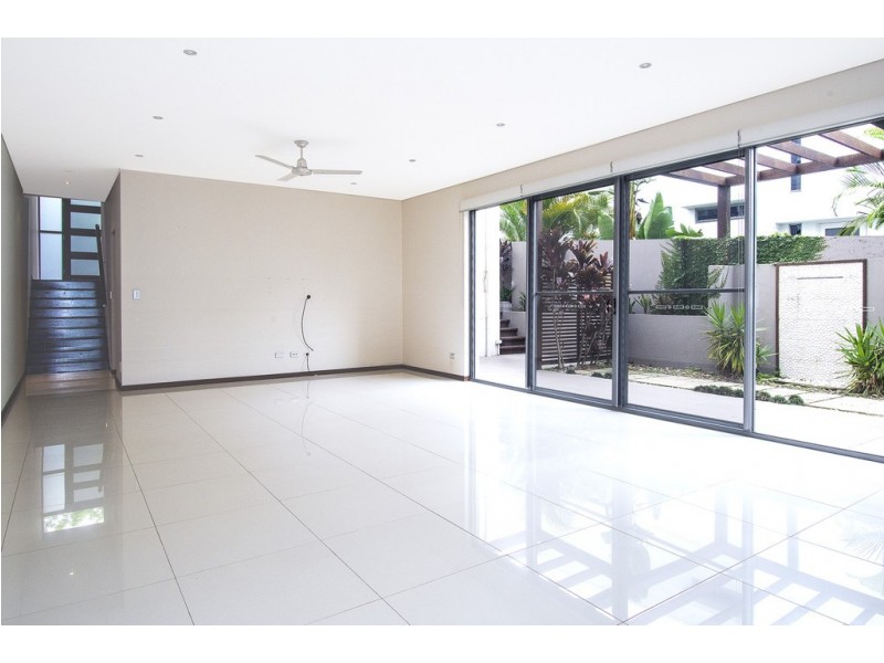 1/6025 Vista Drive, Benowa QLD 4217