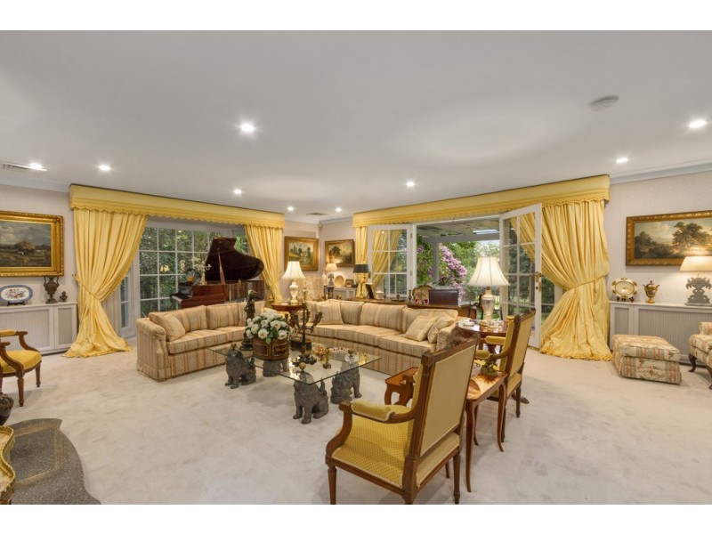 82 Wongawallan Road, Tamborine Mountain QLD 4272