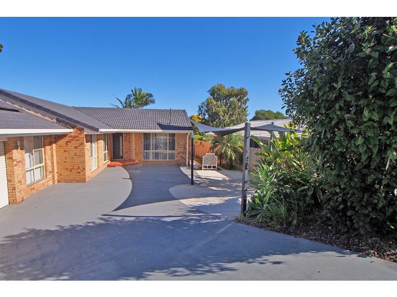 16 Baxter Court, Arundel QLD 4214