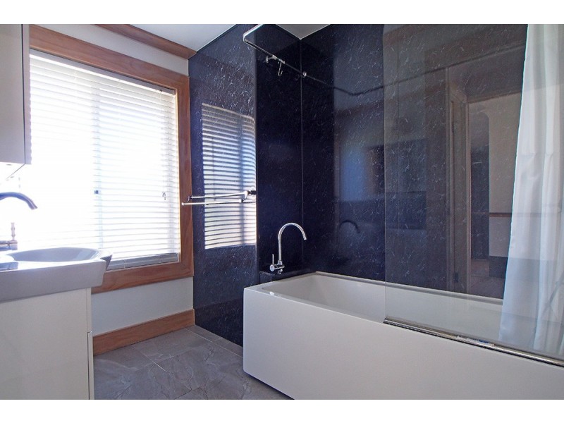 16 Baxter Court, Arundel QLD 4214