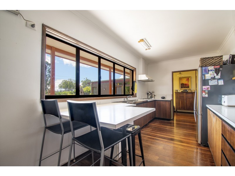 20 The Crescent, Ashmore QLD 4214