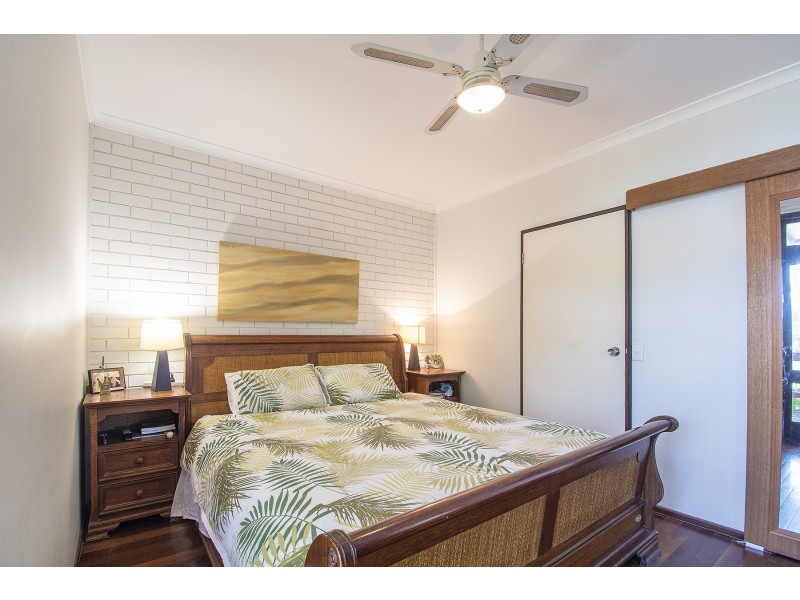 20 The Crescent, Ashmore QLD 4214