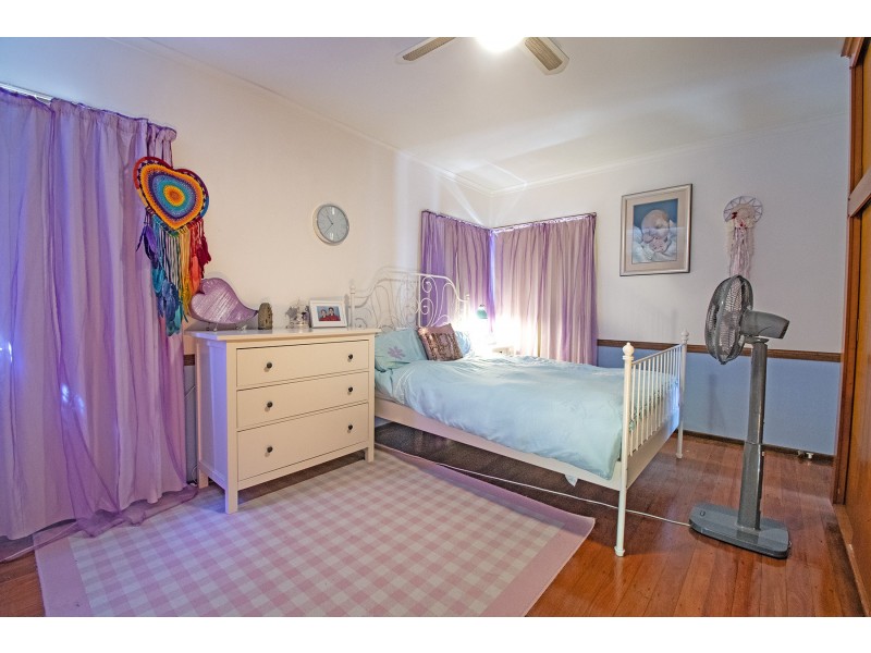 20 The Crescent, Ashmore QLD 4214