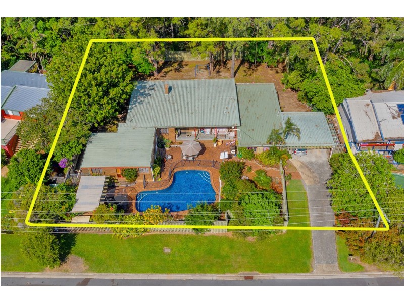 20 The Crescent, Ashmore QLD 4214