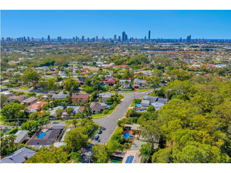 20 The Crescent, Ashmore QLD 4214