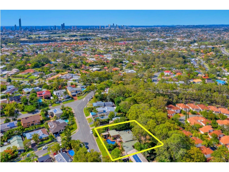 20 The Crescent, Ashmore QLD 4214