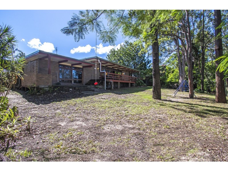 20 The Crescent, Ashmore QLD 4214