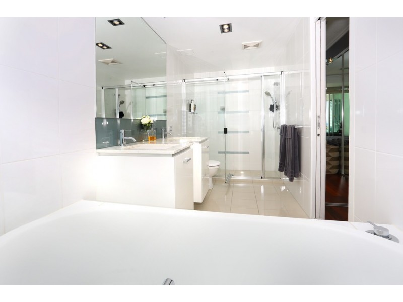 1202/300 ”Aqua” Marine Parade, Labrador QLD 4215