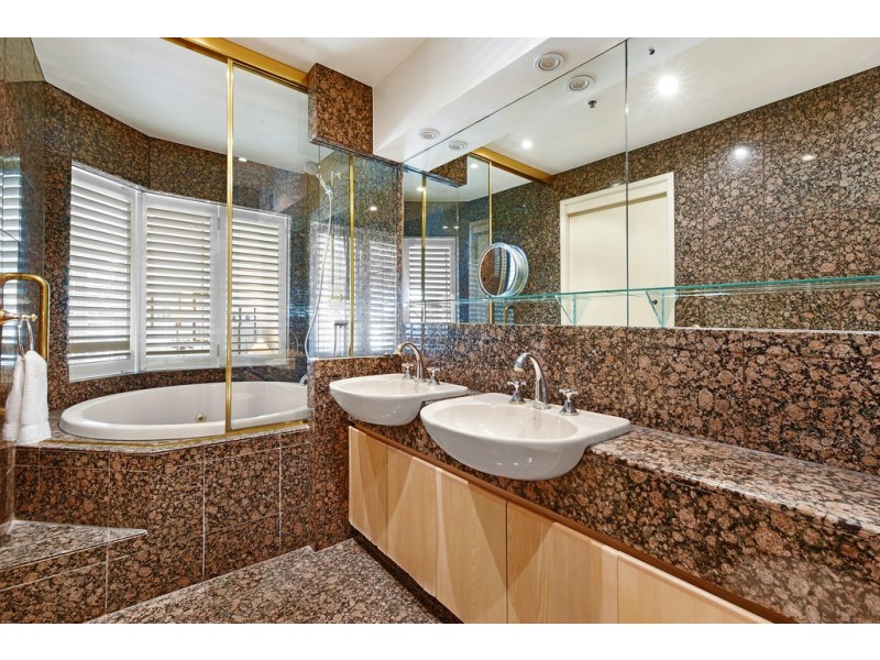 Villa 10 Pacific Mirage, Seaworld Drive, Main Beach QLD 4217
