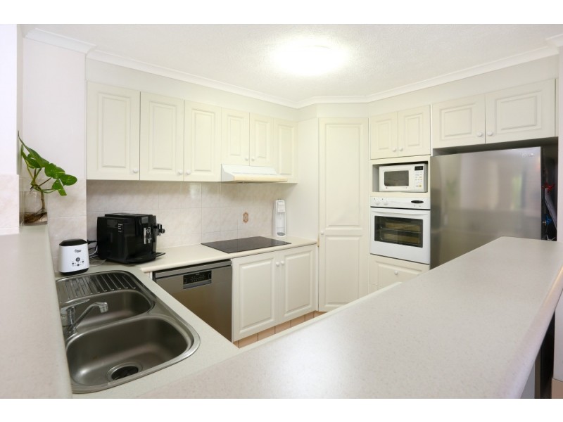 1/78 Stanhill Drive, Chevron Island QLD 4217