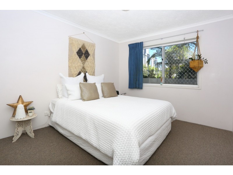 1/78 Stanhill Drive, Chevron Island QLD 4217