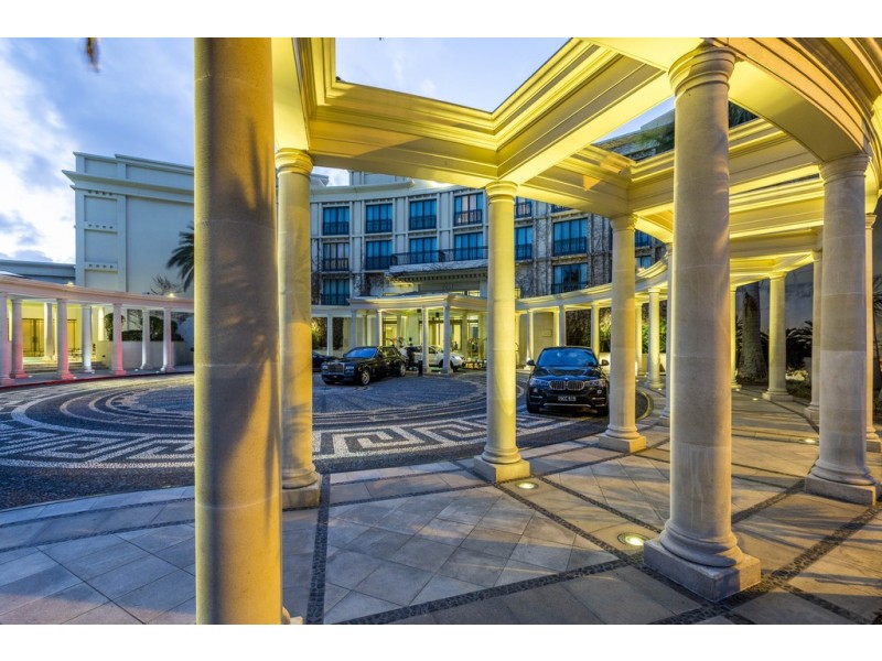 Condo Palazzo Versace, 94 Sea World Drive, Main Beach QLD 4217