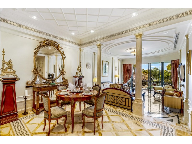 Condo Palazzo Versace, 94 Sea World Drive, Main Beach QLD 4217