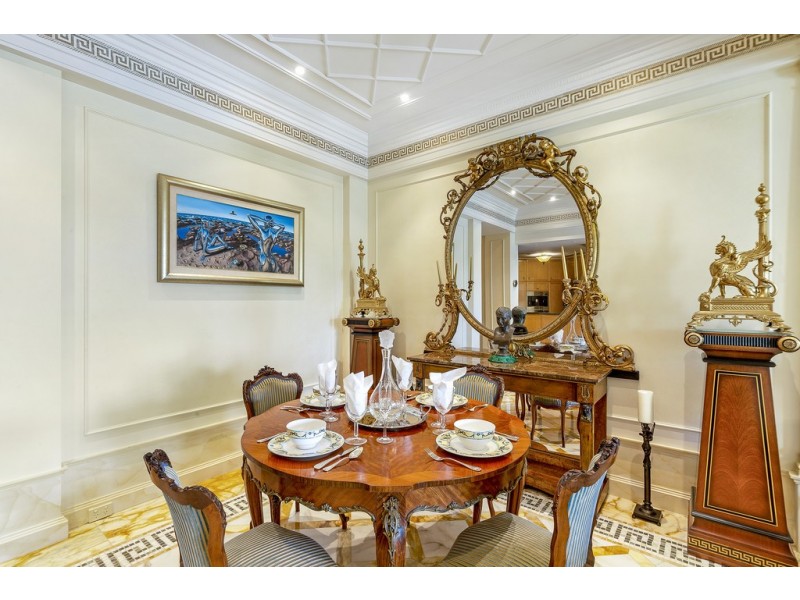 Condo Palazzo Versace, 94 Sea World Drive, Main Beach QLD 4217