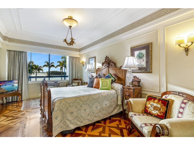 Condo Palazzo Versace, 94 Sea World Drive, Main Beach QLD 4217