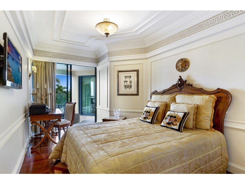 Condo Palazzo Versace, 94 Sea World Drive, Main Beach QLD 4217