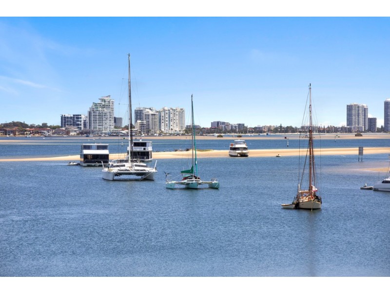 Condo Palazzo Versace, 94 Sea World Drive, Main Beach QLD 4217