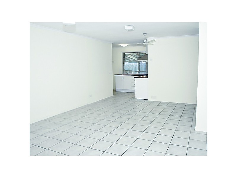 2/13 Morinda Way, Labrador QLD 4215