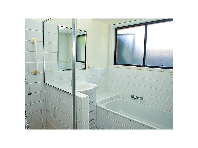 2/13 Morinda Way, Labrador QLD 4215