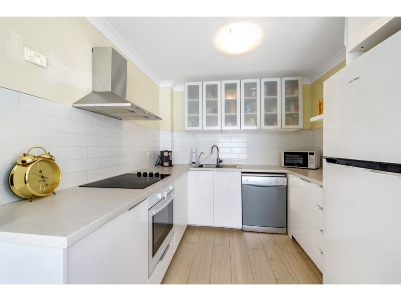 11 ‘Mardi Gras’ 2753 Gold Coast Highway, Broadbeach QLD 4218