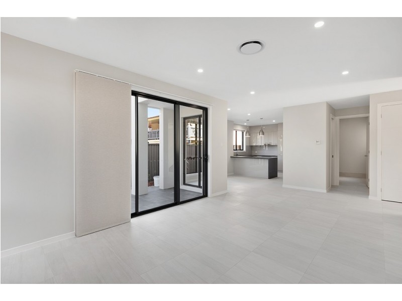 6 Koolewong Parade, Ashmore QLD 4214