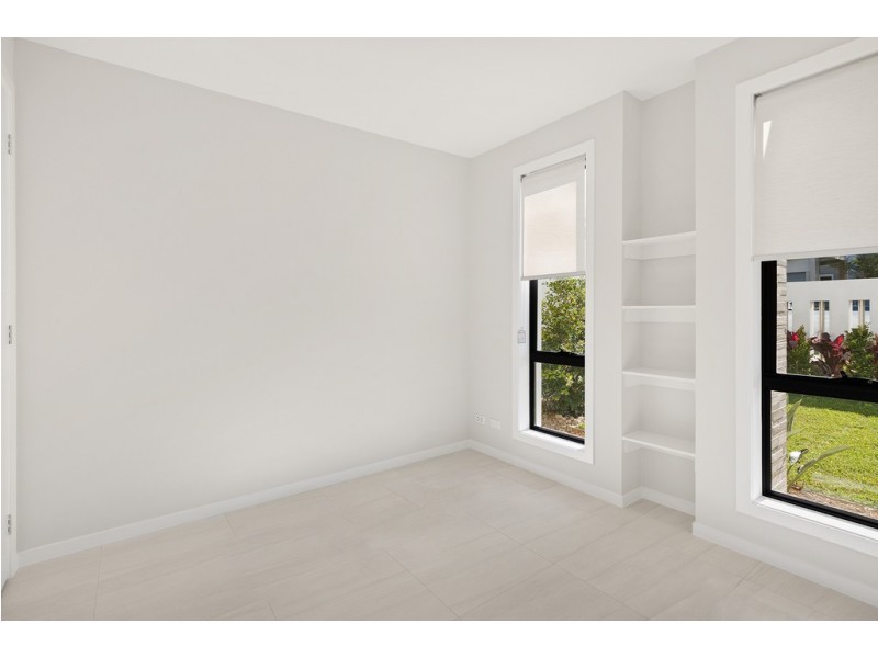 6 Koolewong Parade, Ashmore QLD 4214