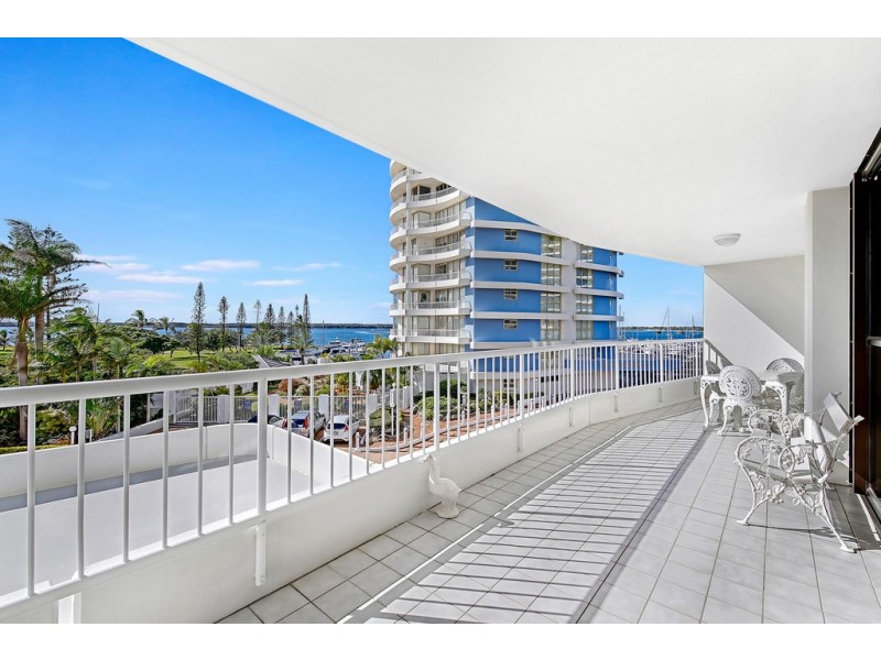 7/7 “Leeward Tower” Oatland Esplanade, Runaway Bay QLD 4216