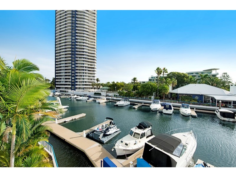 7/7 “Leeward Tower” Oatland Esplanade, Runaway Bay QLD 4216