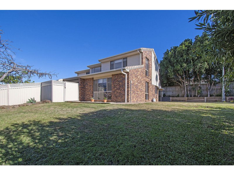 1 Carnoustie Court, Arundel QLD 4214