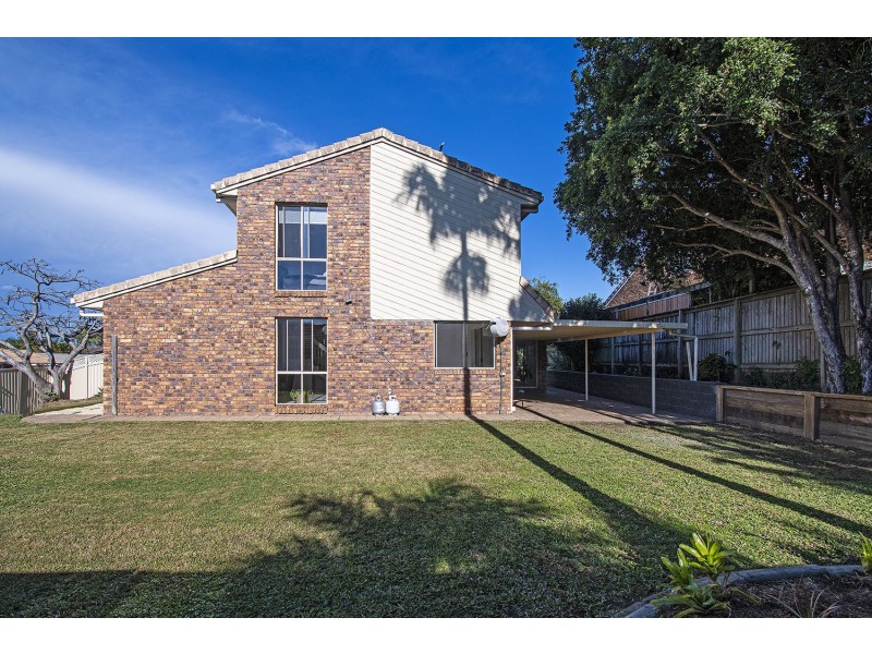 1 Carnoustie Court, Arundel QLD 4214