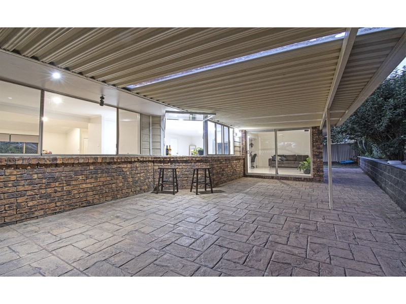 1 Carnoustie Court, Arundel QLD 4214