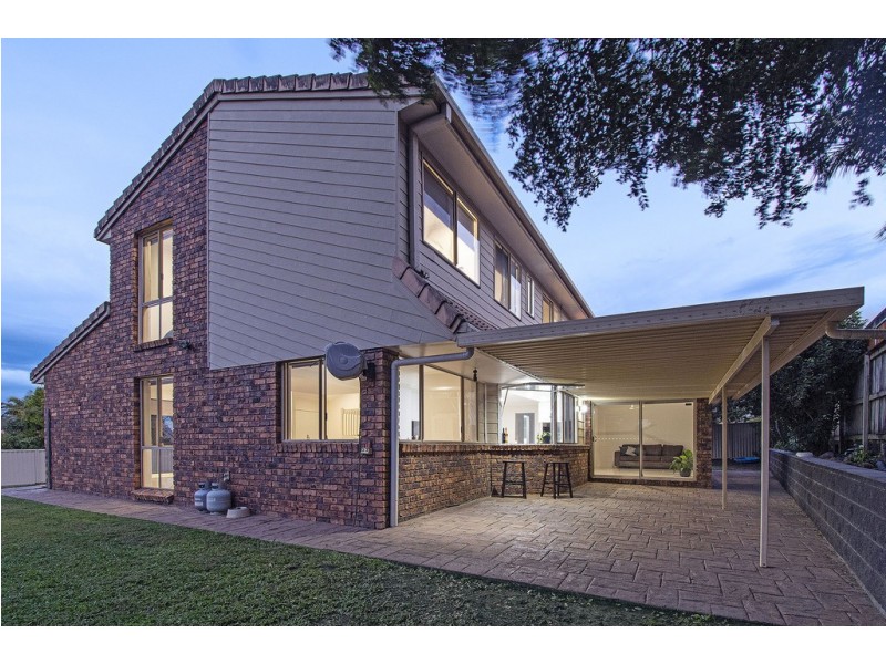 1 Carnoustie Court, Arundel QLD 4214