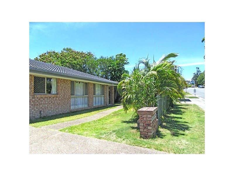 2/1 Coventry Court, Labrador QLD 4215