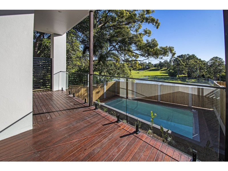 35A Ridgeway Avenue, Southport QLD 4215