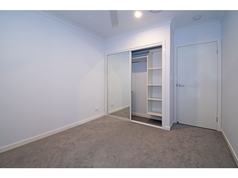 35A Ridgeway Avenue, Southport QLD 4215