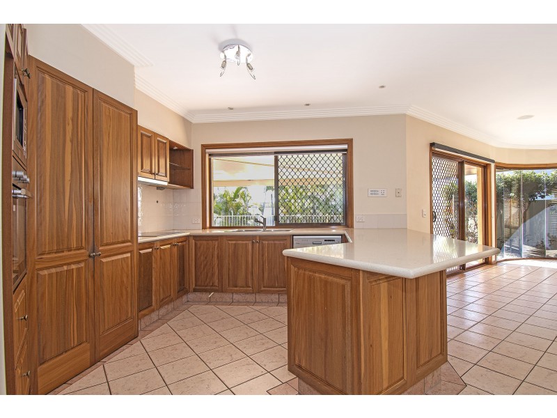 46 Sir Bruce Small Boulevard, Benowa QLD 4217