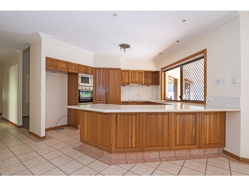 46 Sir Bruce Small Boulevard, Benowa QLD 4217