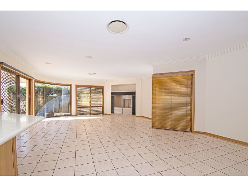 46 Sir Bruce Small Boulevard, Benowa QLD 4217