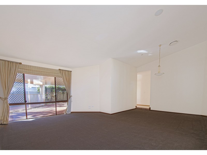 46 Sir Bruce Small Boulevard, Benowa QLD 4217