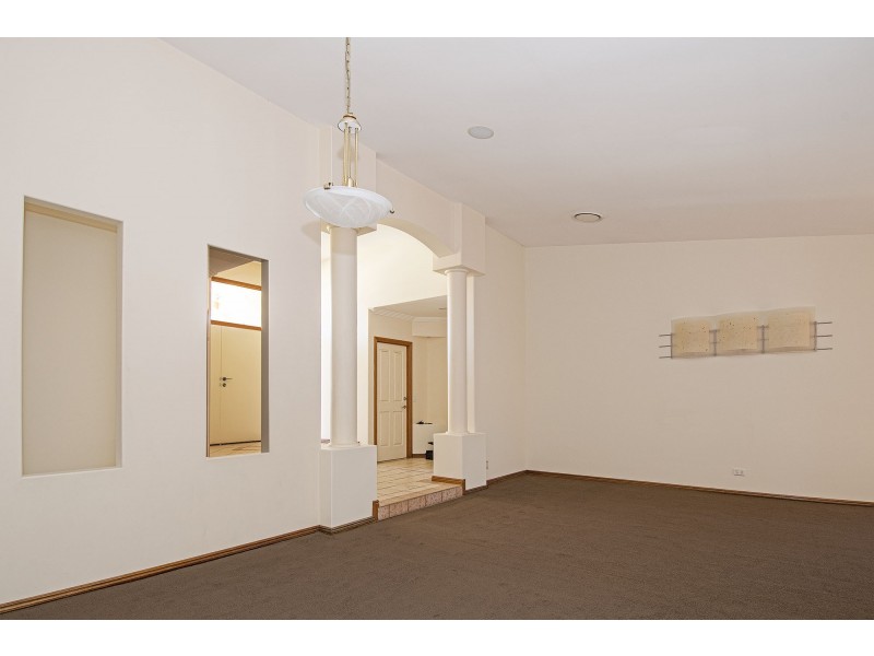 46 Sir Bruce Small Boulevard, Benowa QLD 4217