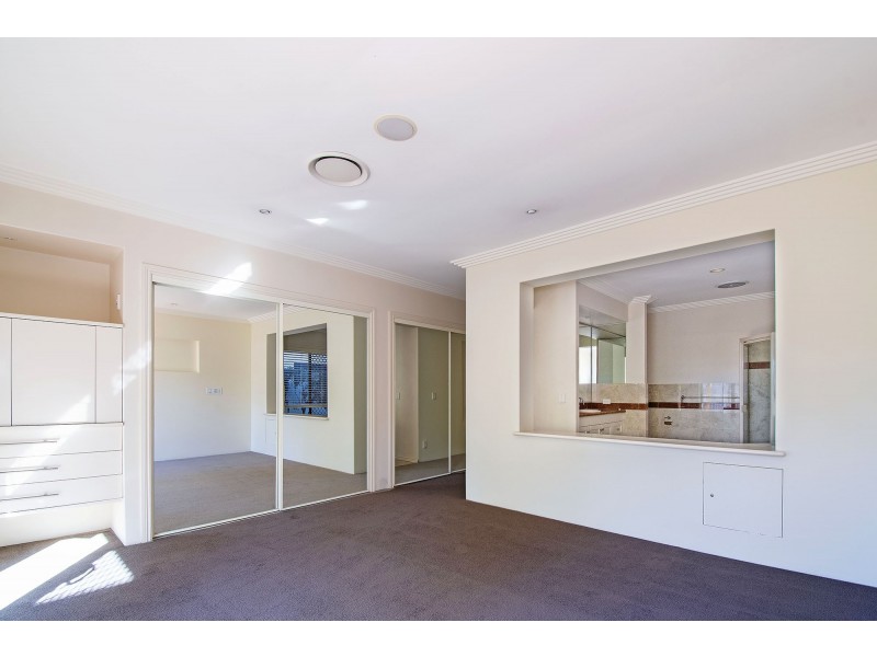 46 Sir Bruce Small Boulevard, Benowa QLD 4217