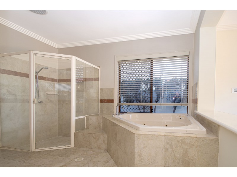 46 Sir Bruce Small Boulevard, Benowa QLD 4217