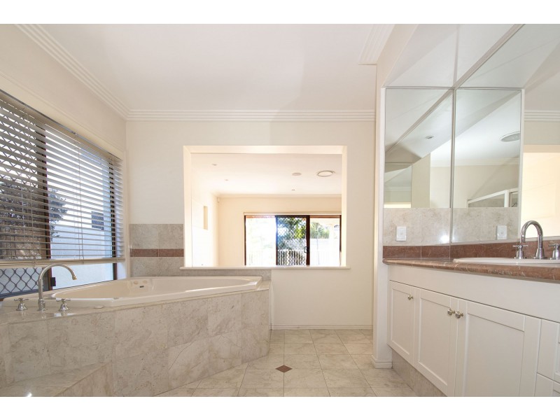 46 Sir Bruce Small Boulevard, Benowa QLD 4217