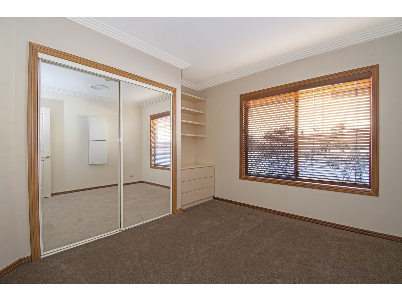 46 Sir Bruce Small Boulevard, Benowa QLD 4217